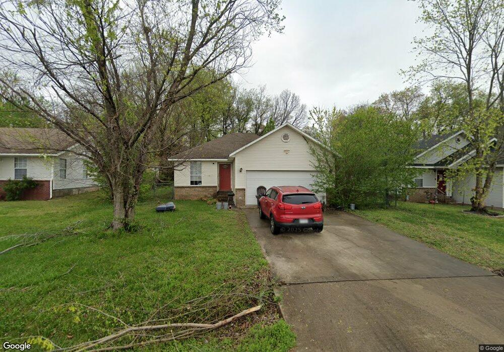 303 Wallace St, Prairie Grove, AR 72753 - photo 1
