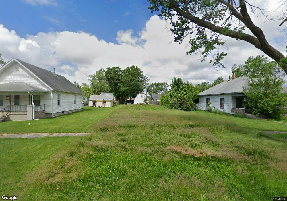 1005 N 11th St, Mattoon, IL 61938 - photo 1