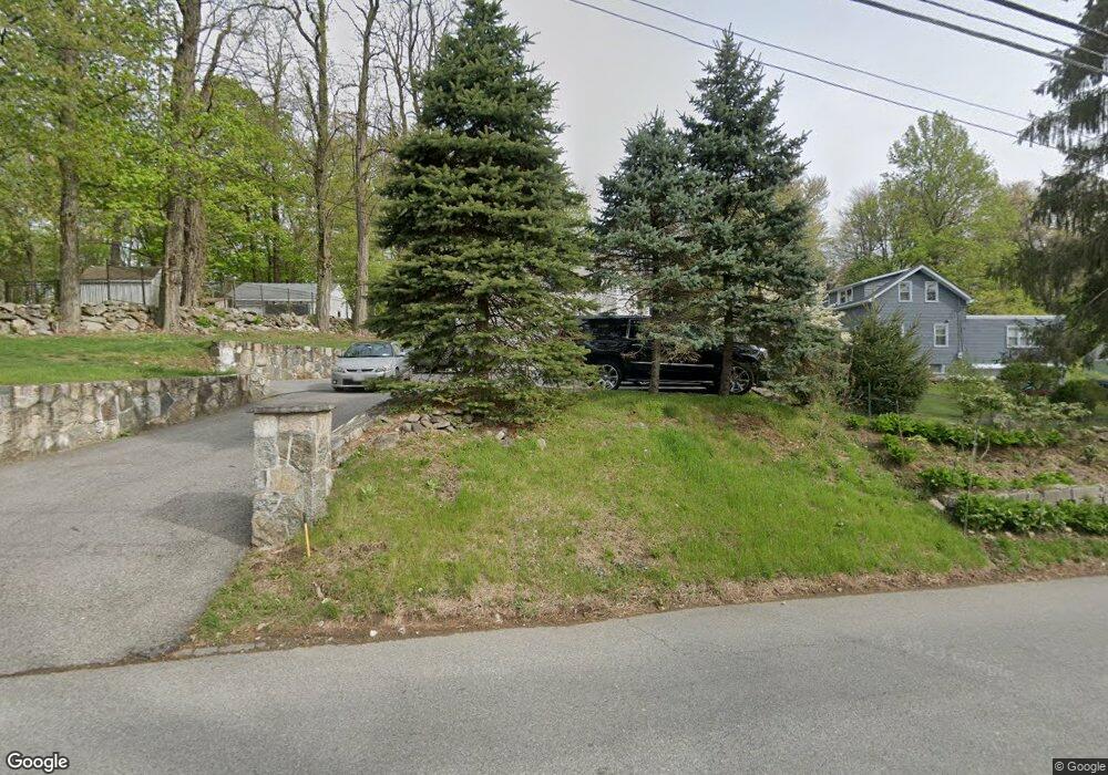 395 Hallocks Mill Rd, Yorktown Heights, NY 10598 - photo 1