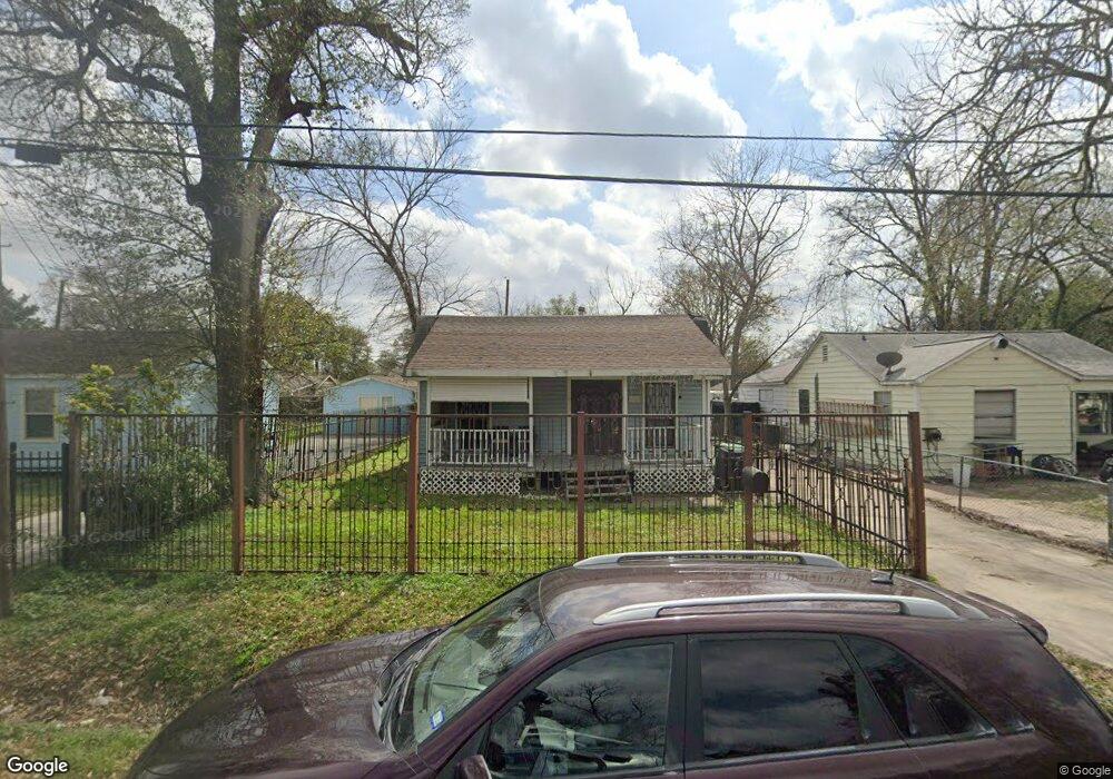 66 Fichter St, Houston, TX 77022 - photo 1