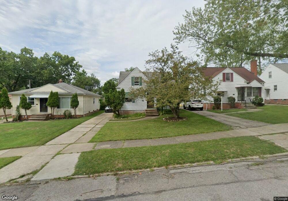 5332 Cato St, Maple Heights, OH 44137 - photo 1