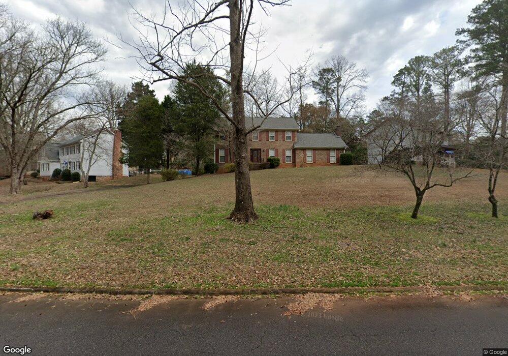 706 E Riverbend Dr SW, Lilburn, GA 30047 - photo 1