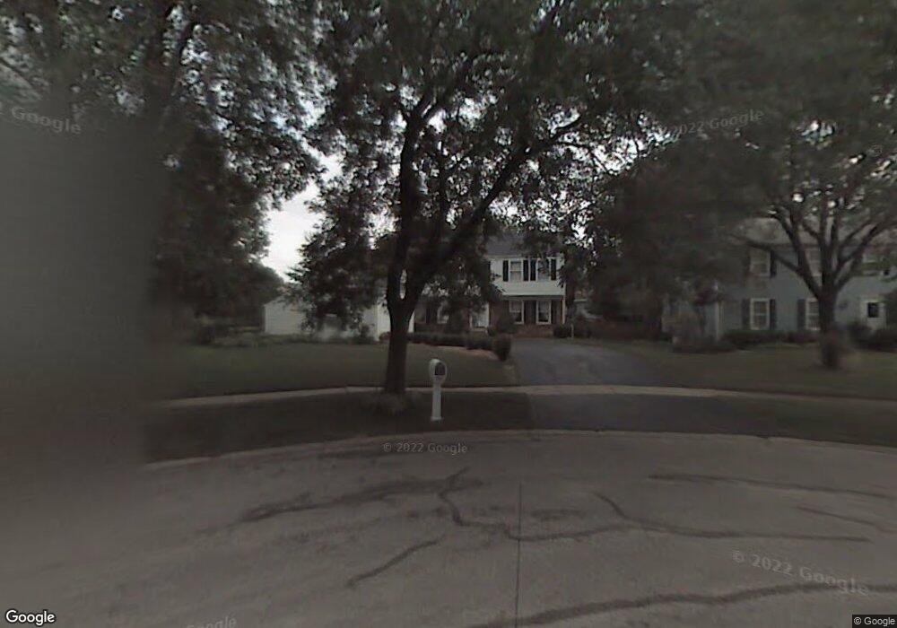 566 Stanhope Ct, Naperville, IL 60565 - photo 1