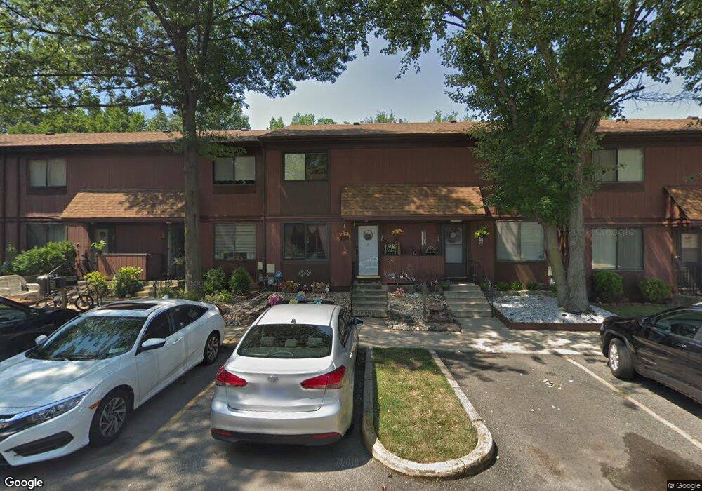 26 Azalea Ct unit 22, Staten Island, NY 10309 - photo 1