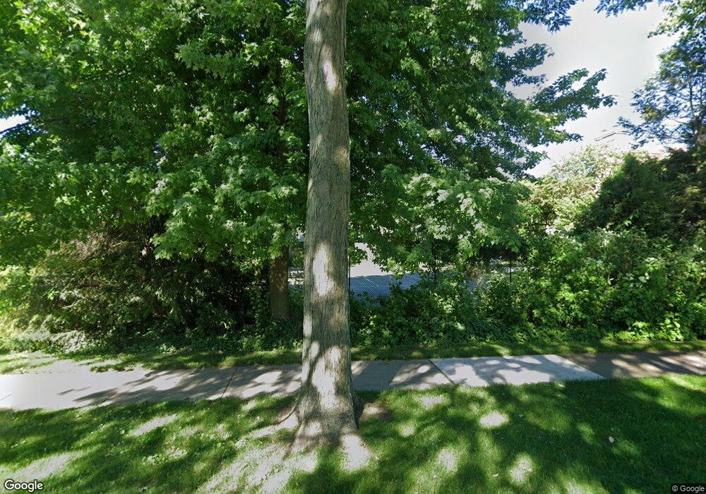 855 Edgemont Park, Grosse Pointe Park, MI 48230 - photo 1