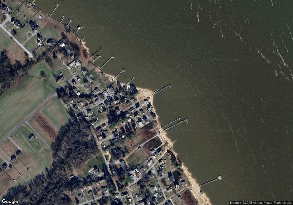 402 Garnett Ln, Dunnsville, VA 22454 - photo 1