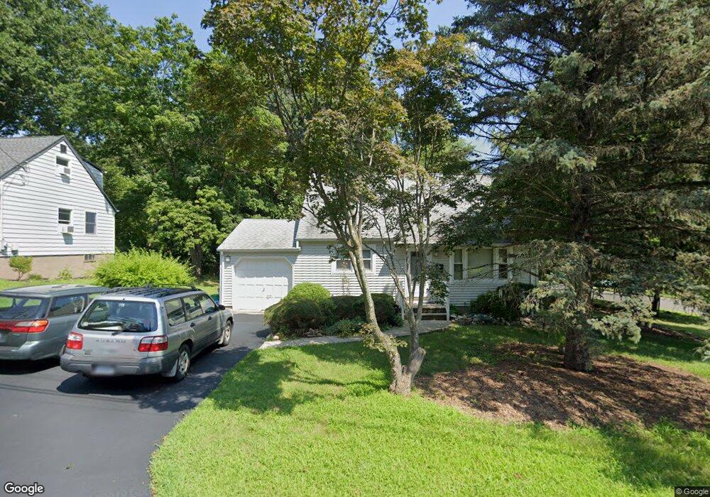 2 Crescent Ln, Nanuet, NY 10954 - photo 1