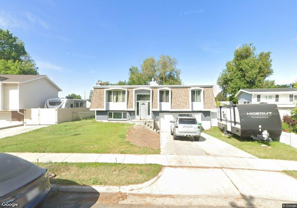 8754 Chariot Dr, Sandy, UT 84094 - photo 1