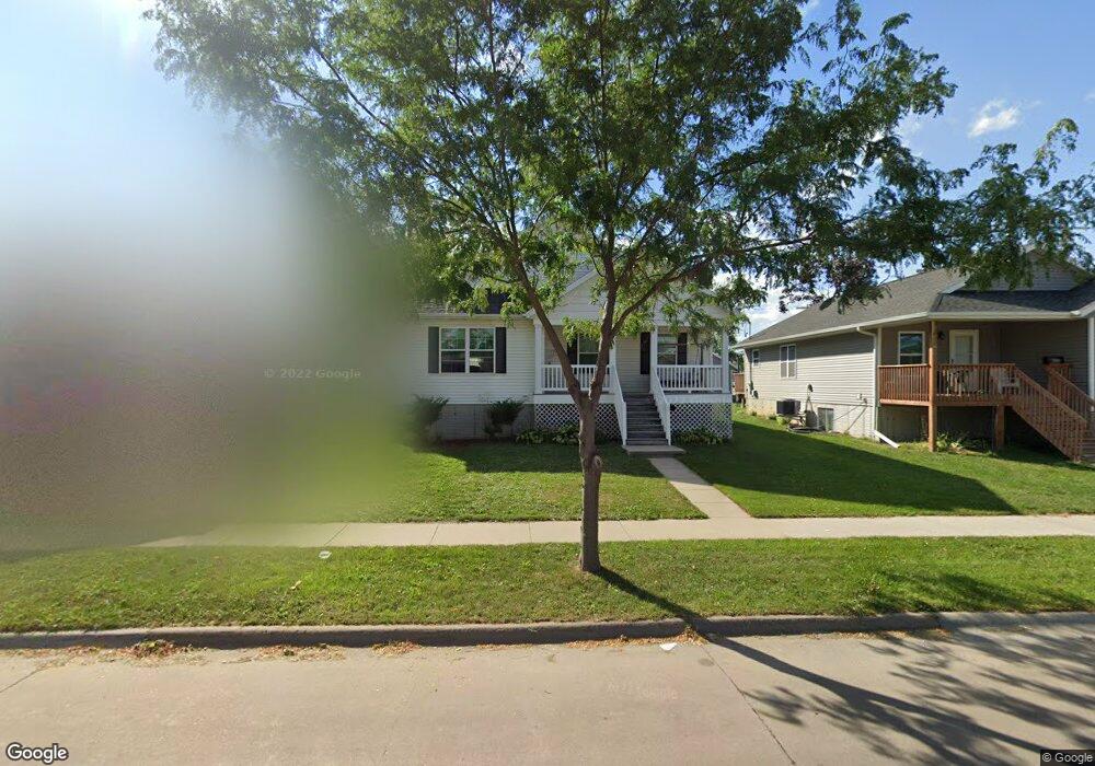 1506 J St SW, Cedar Rapids, IA 52404 - photo 1