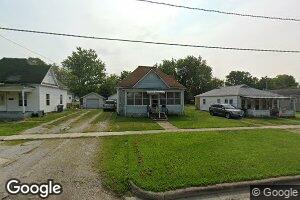 910 N Main St, Saint Elmo, IL 62458