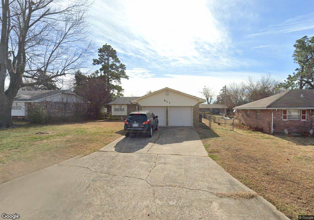 807 E Georgia St, Shawnee, OK 74804 - photo 1