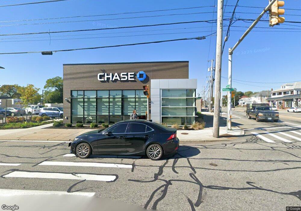 826 Newport Ave, Pawtucket, RI 02861 - photo 1