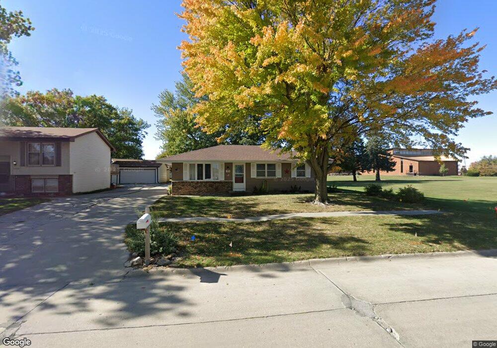 1013 E 19th St N, Newton, IA 50208 - photo 1