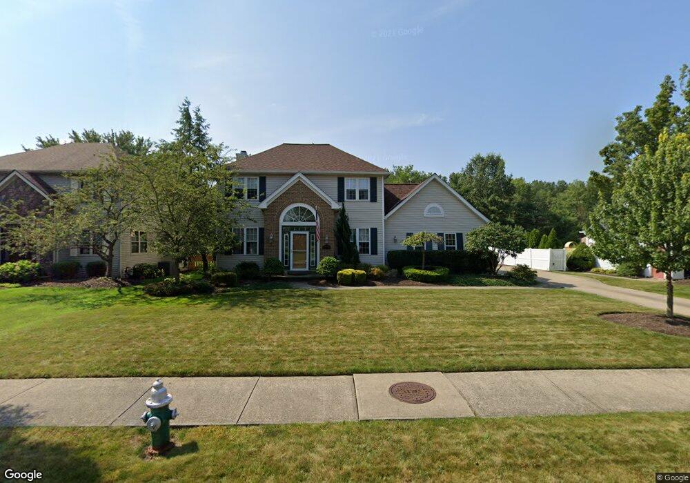 27033 Glenside Ln, Olmsted Falls, OH 44138 - photo 1