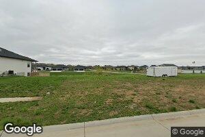 463 Deep Water Dr, Lincoln, NE 68527