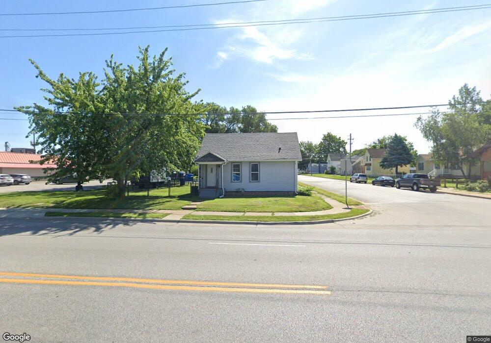 1703 N Division St, Davenport, IA 52804 - photo 1