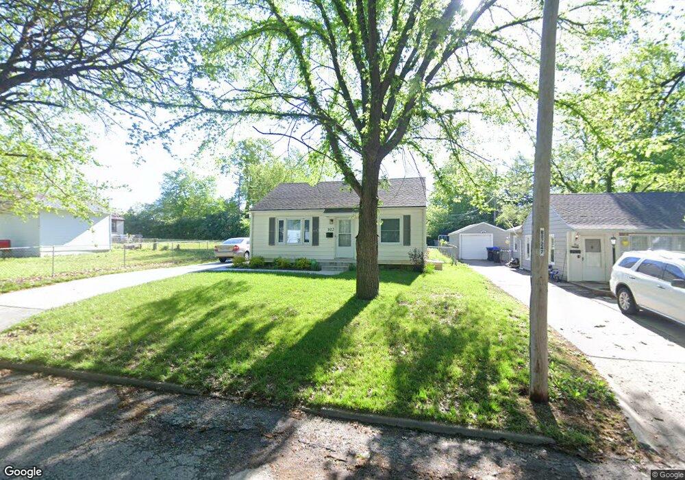 812 SW Oakley Ave, Topeka, KS 66606 - photo 1