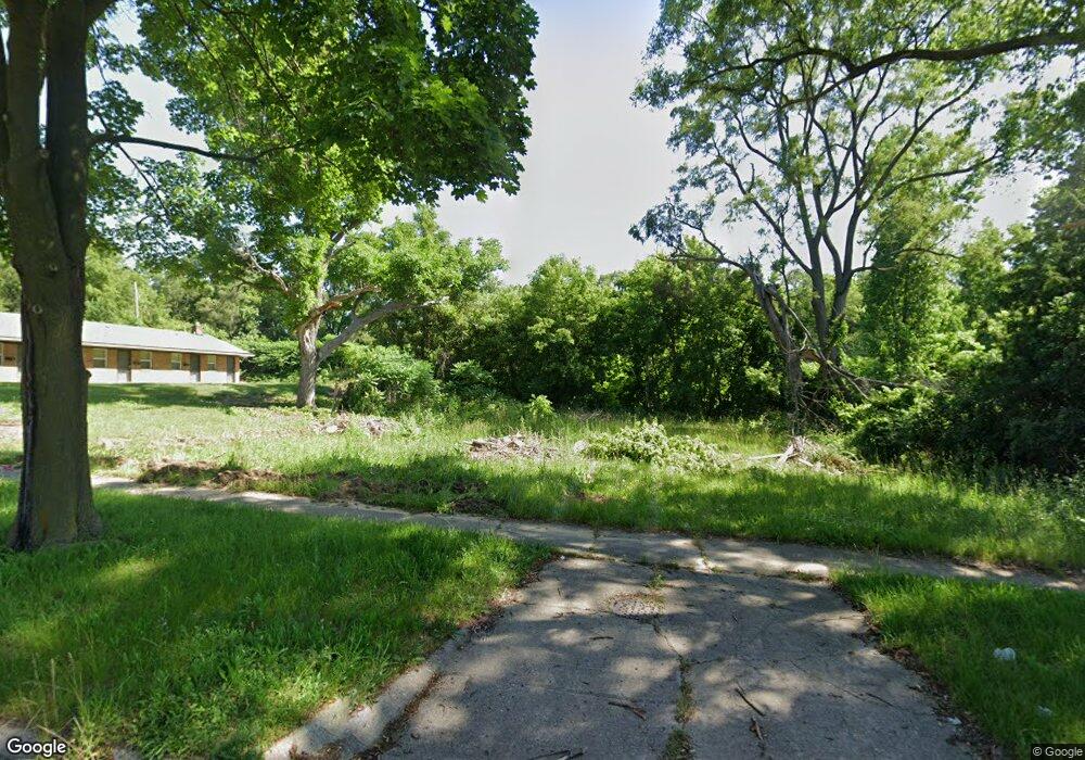 3917 Pengelly Rd, Flint, MI 48507 - photo 1