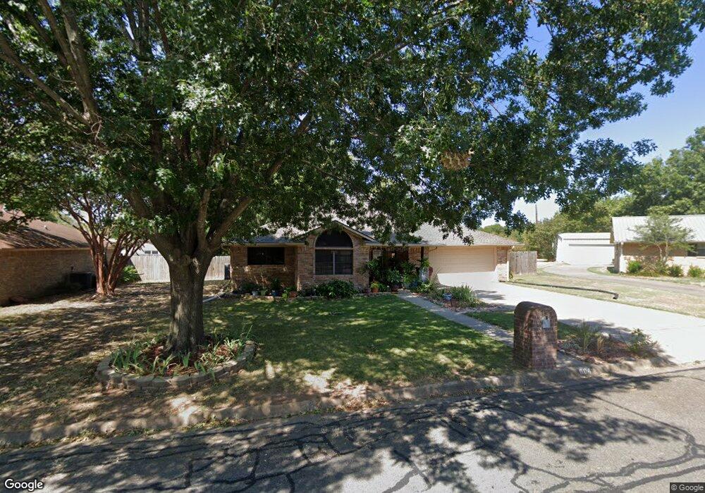 604 Mockingbird St, Bonham, TX 75418 - photo 1