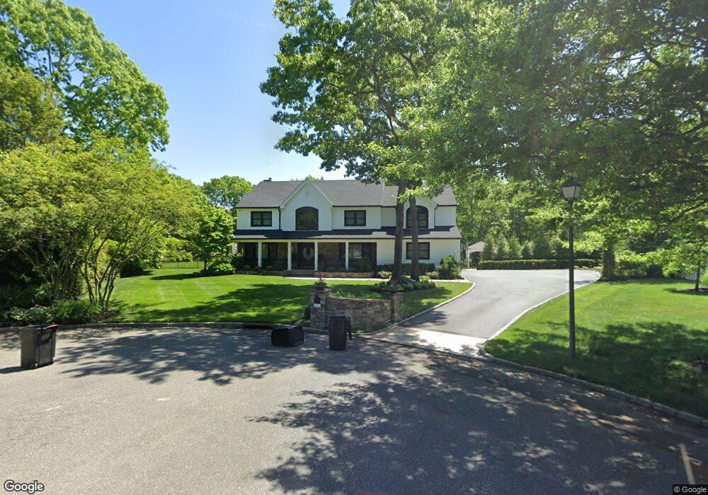 4 Pine St, ComMacK, NY 11725 - photo 1