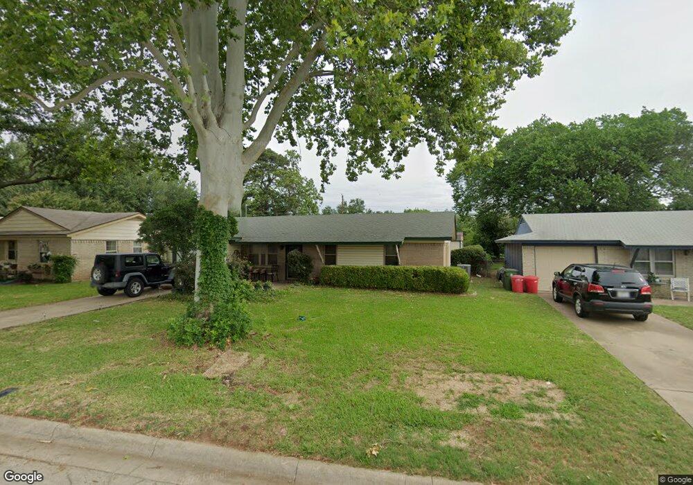 760 Treadwell Dr, Hurst, TX 76053 - photo 1