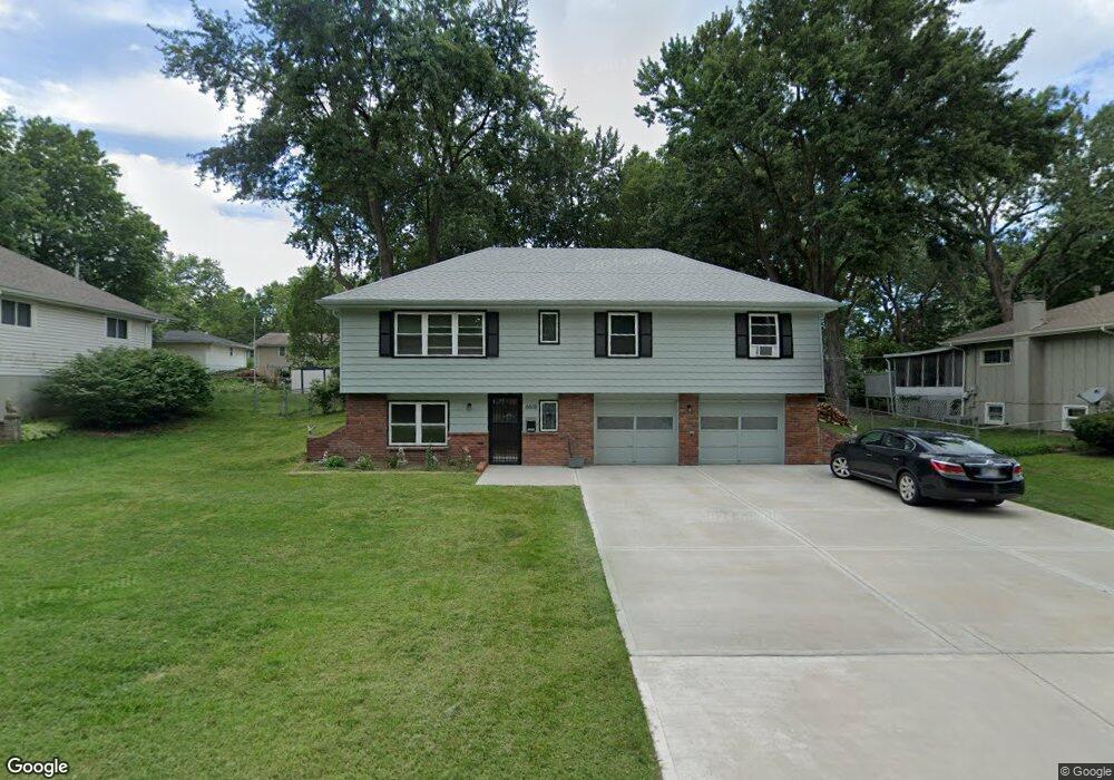 6618 Larsen Ln, Shawnee, KS 66203 - photo 1