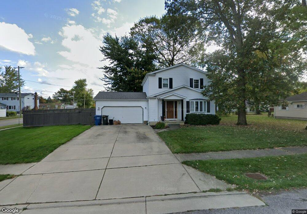 801 Oakwood Ave, Sheffield Lake, OH 44054 - photo 1