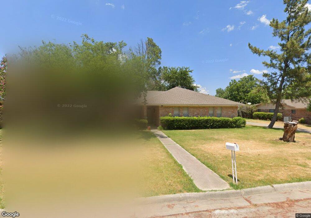 2005 Woodlawn St, Gainesville, TX 76240 - photo 1