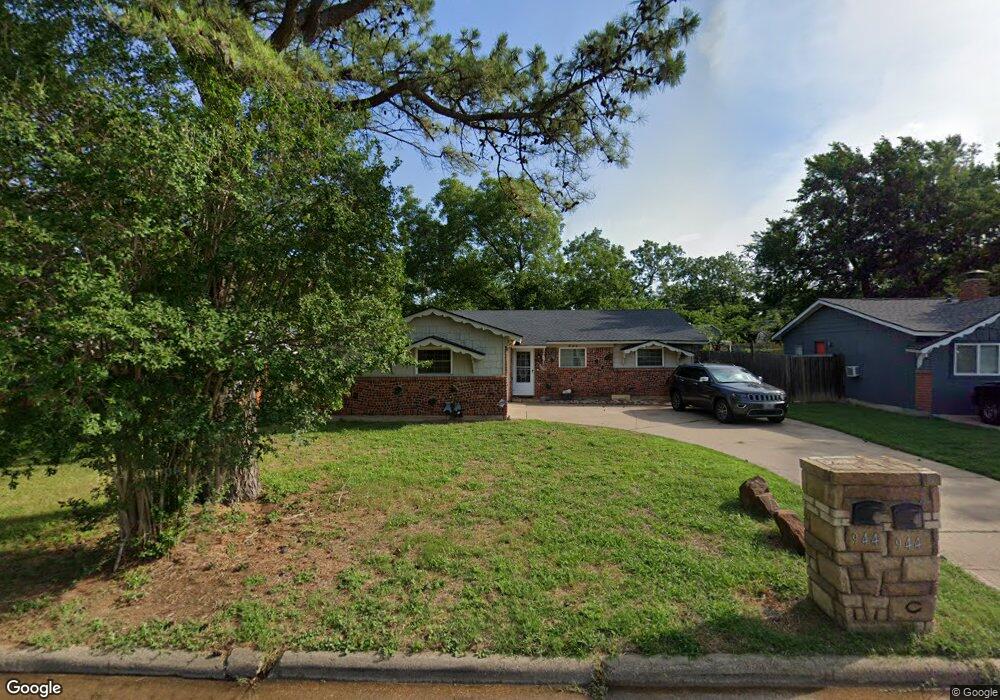 944 Dee Ln, Bedford, TX 76022 - photo 1