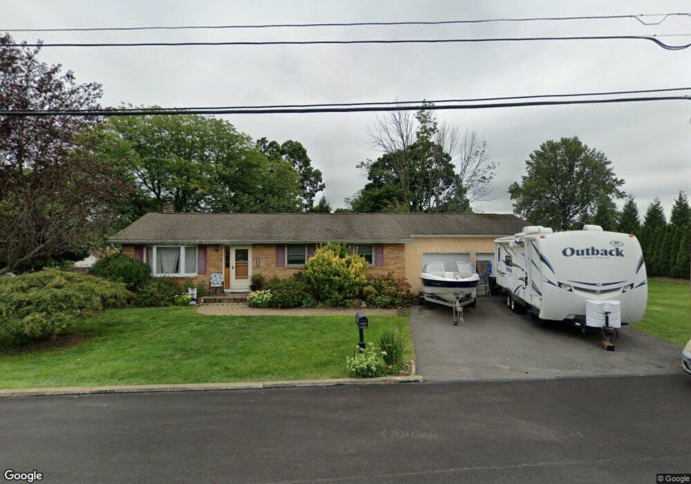 1114 Bayberry Rd, Pen Argyl, PA 18072 - photo 1