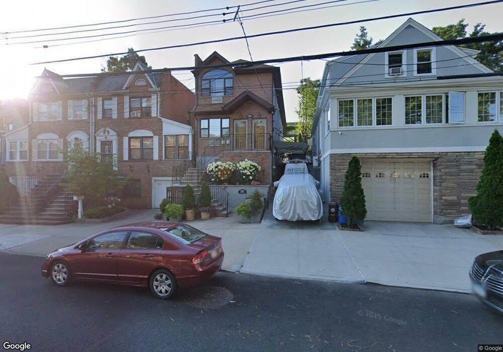 3220 Corlear Ave, Bronx, NY 10463 - photo 1