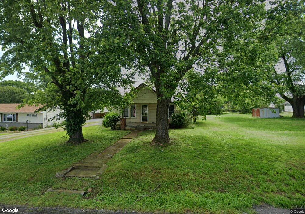 811 Adams Dr, Shelbyville, TN 37160 - photo 1