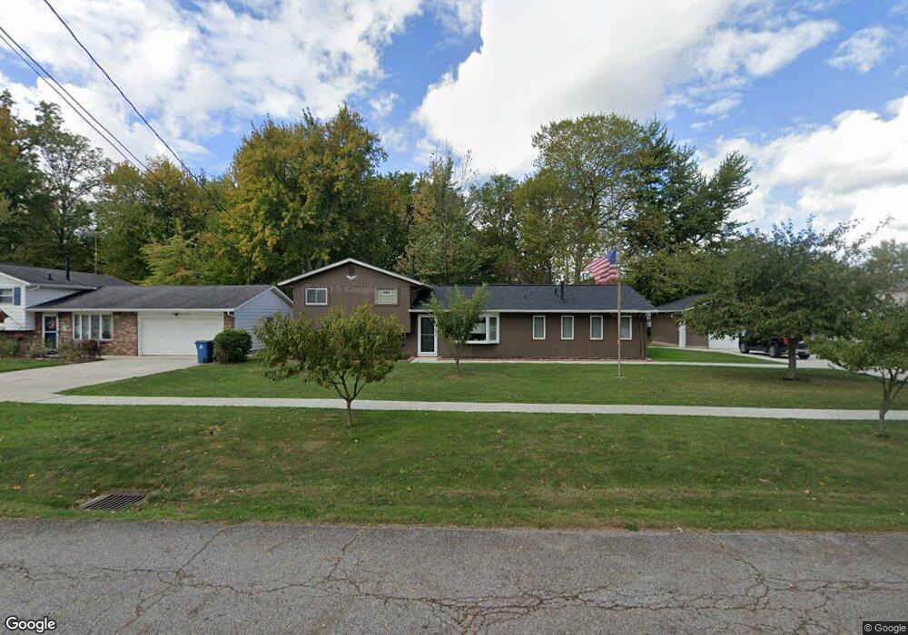 812 W Shore Blvd, Sheffield Lake, OH 44054 - photo 1