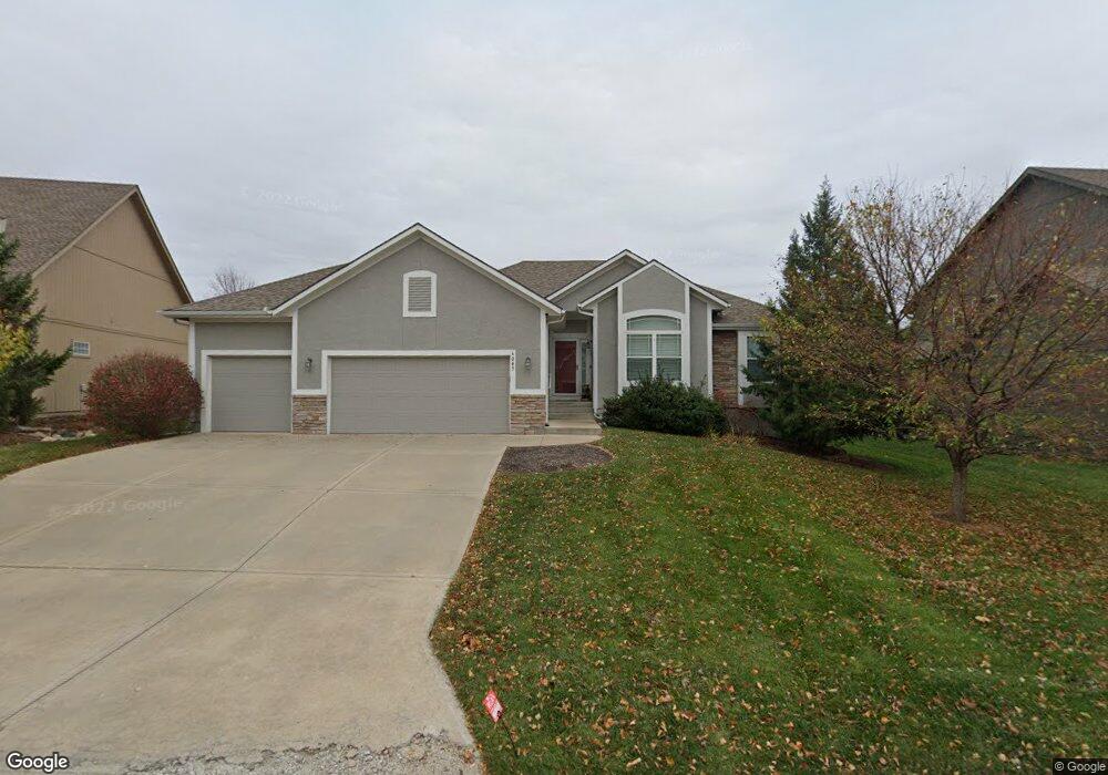 6045 Redbud St, Shawnee, KS 66218 - photo 1