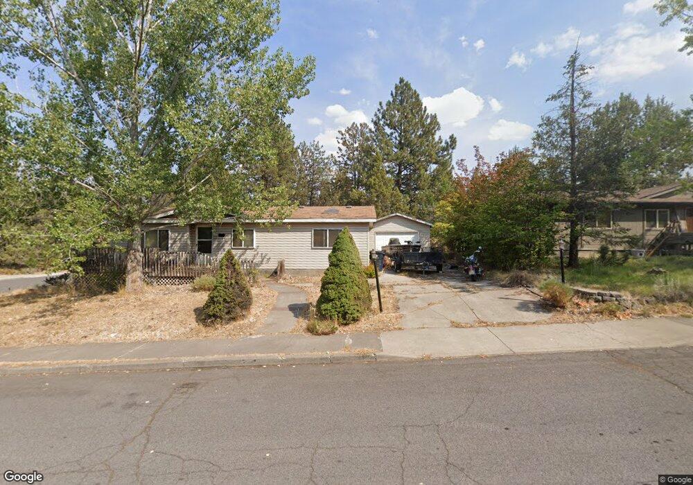 1002 SE Castlewood Dr, Bend, OR 97702 - photo 1