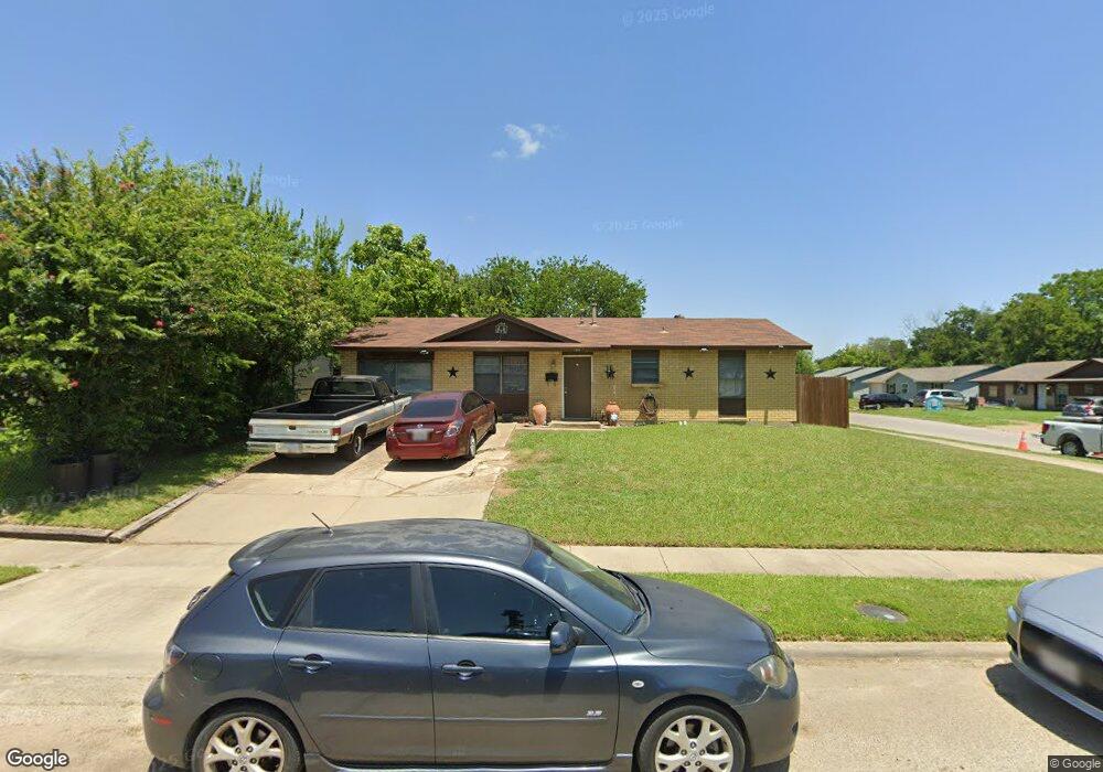 1201 Greenbrier Dr, Mesquite, TX 75149 - photo 1