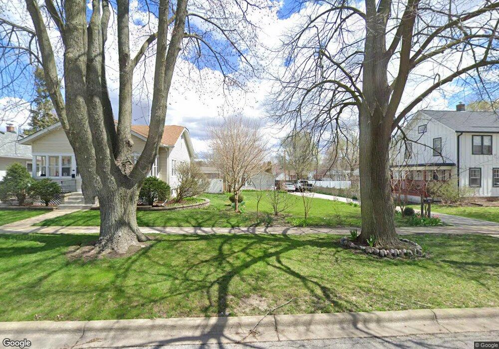 416 S Commonwealth Ave, Aurora, IL 60506 - photo 1