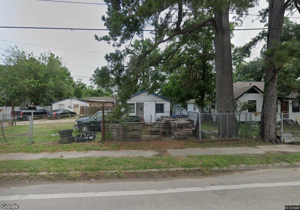 2501 E Crosstimbers St, Houston, TX 77093 - photo 1