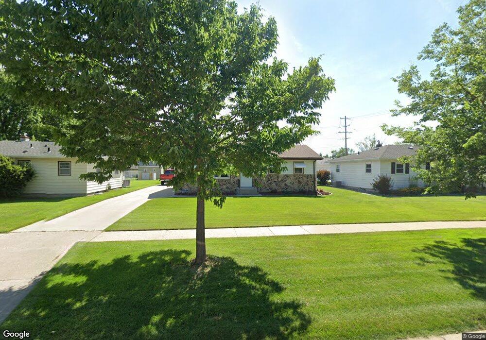 1622 17th St S, Fargo, ND 58103 - photo 1