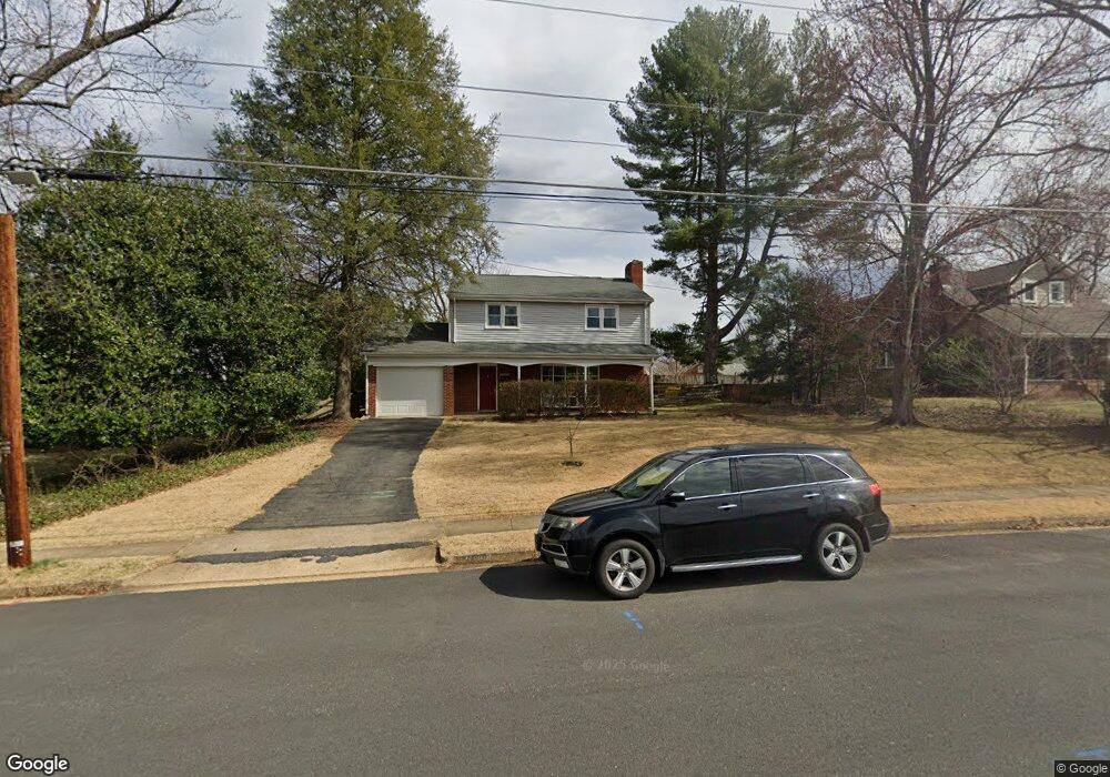 1809 Birch Rd, McLean, VA 22101 - photo 1