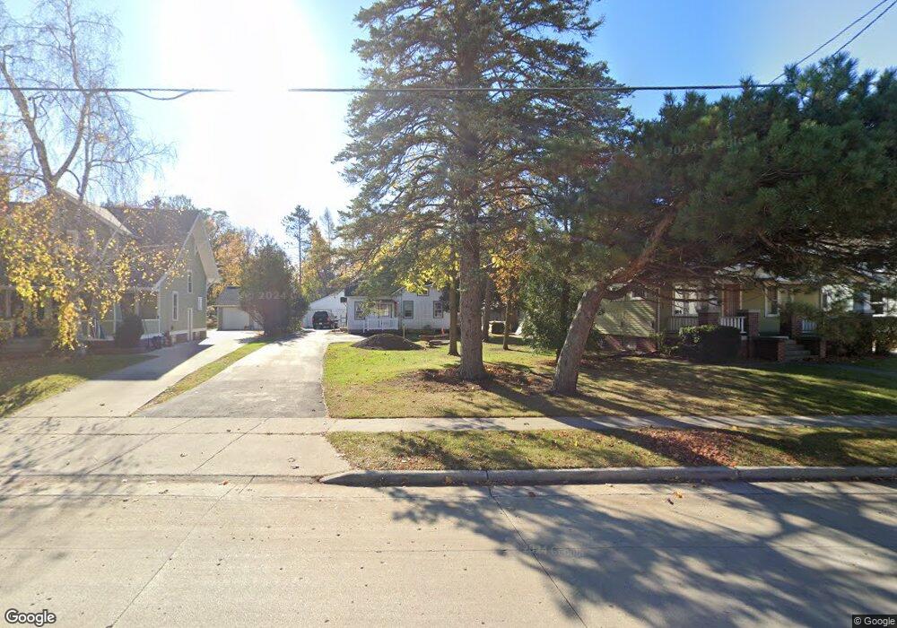 1817 Michigan Ave, Manitowoc, WI 54220 - photo 1