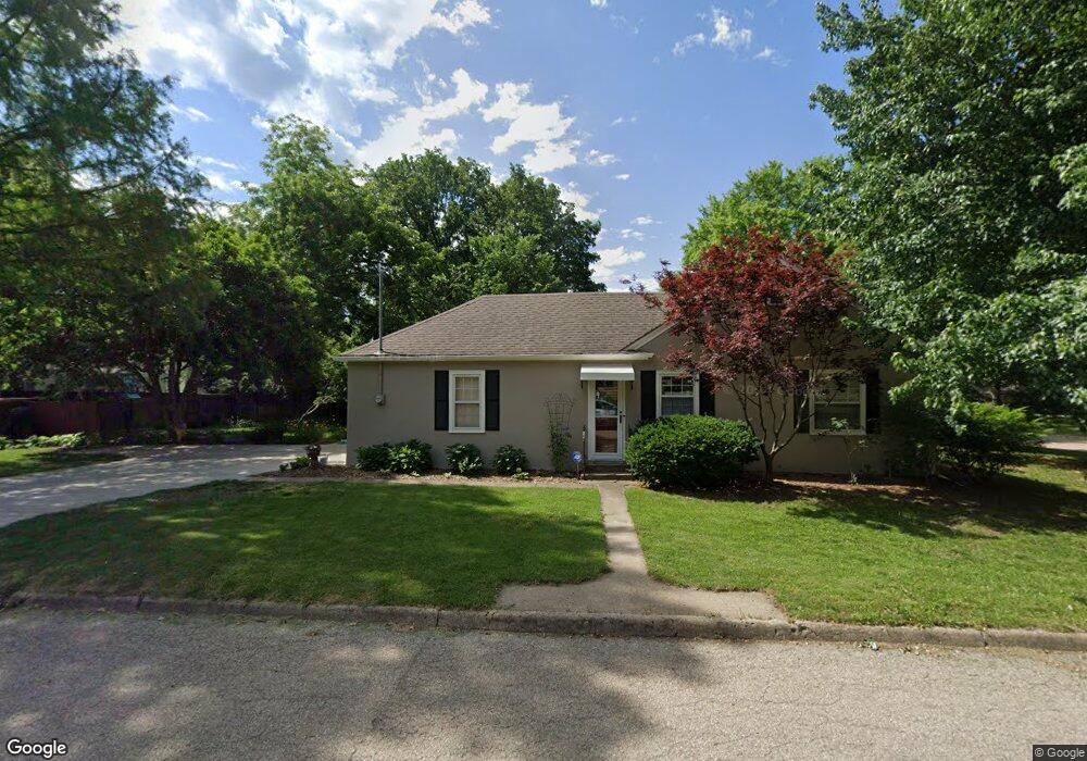 2000 SW Collins Ave, Topeka, KS 66604 - photo 1