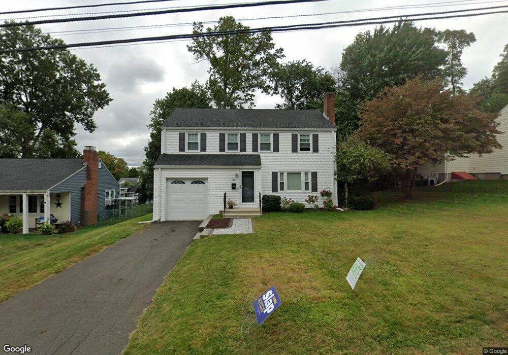 31 Carleton Rd, West Hartford, CT 06107 - photo 1