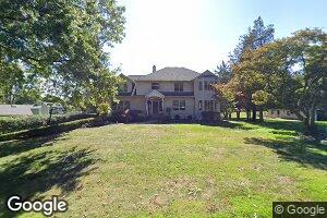 43 Greenwood Ln, Valhalla, NY 10595