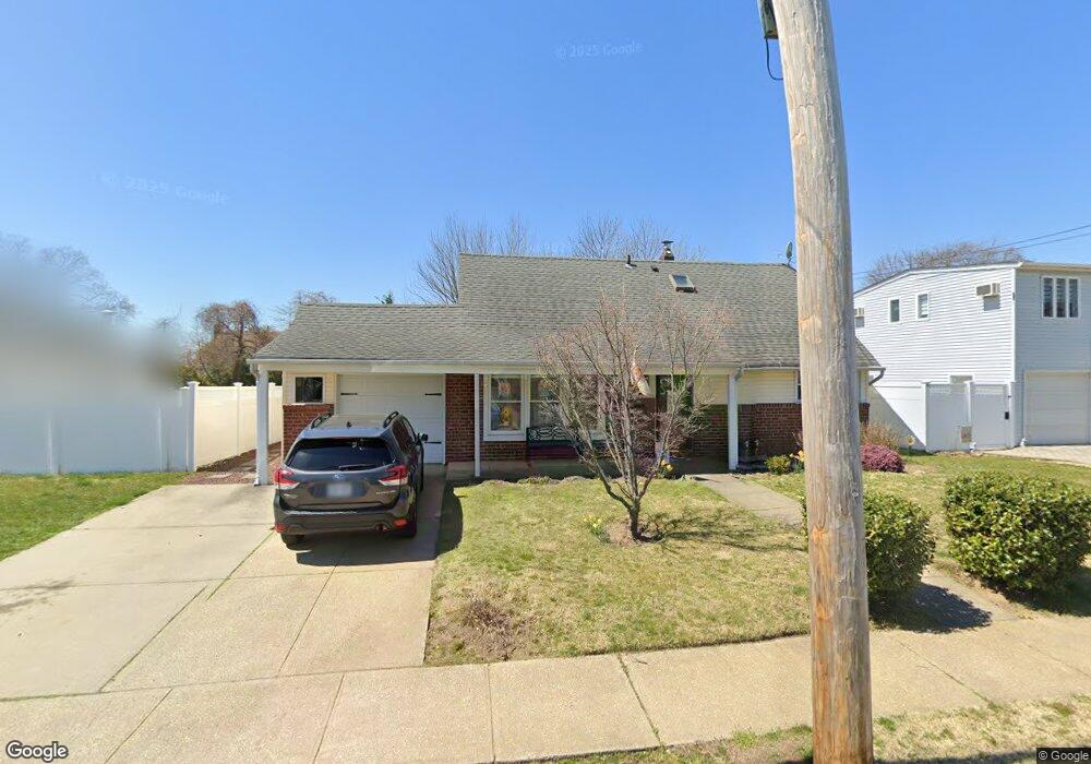 118 Belmill Rd, Bellmore, NY 11710 - photo 1