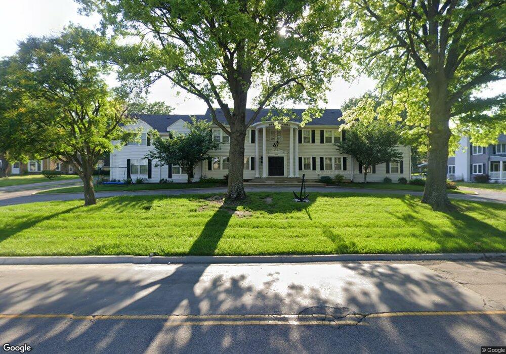 1915 SW MacVicar Ave, Topeka, KS 66604 - photo 1