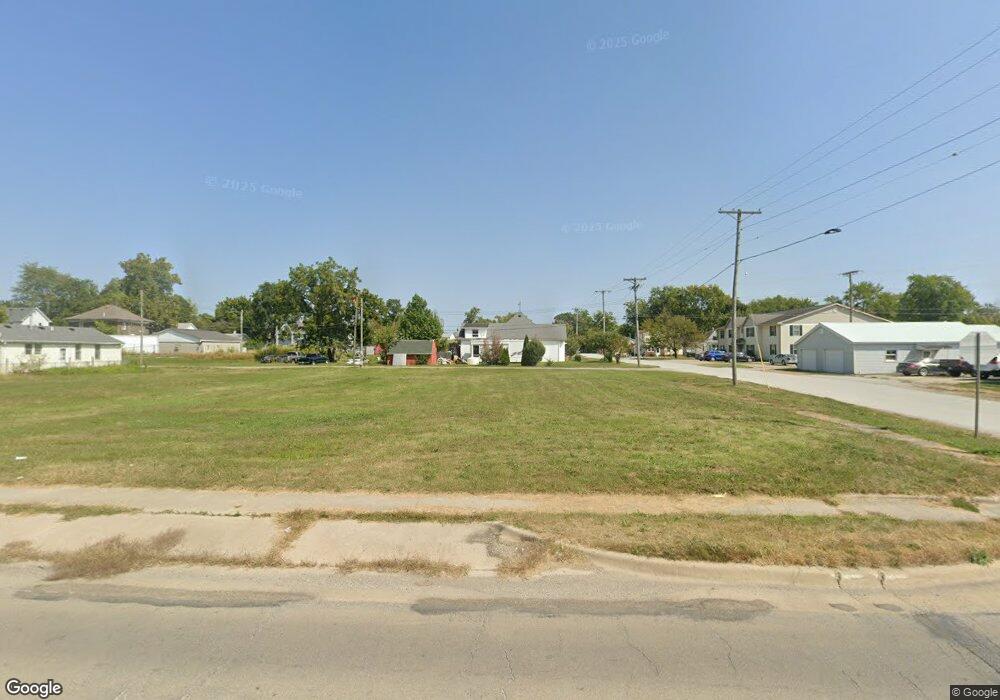 724 Lake Land Blvd, Mattoon, IL 61938 - photo 1