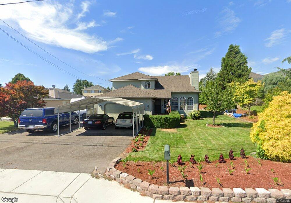 951 10th St NE, East Wenatchee, WA 98802 - photo 1