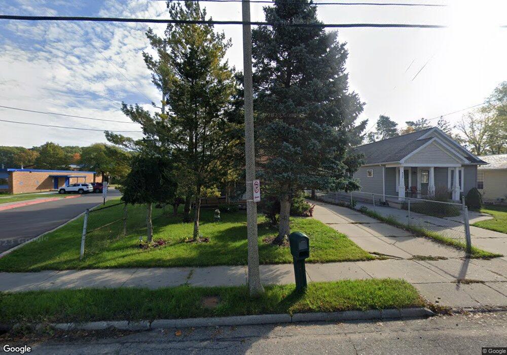 4521 Pleasant Grove Rd, Lansing, MI 48910 - photo 1