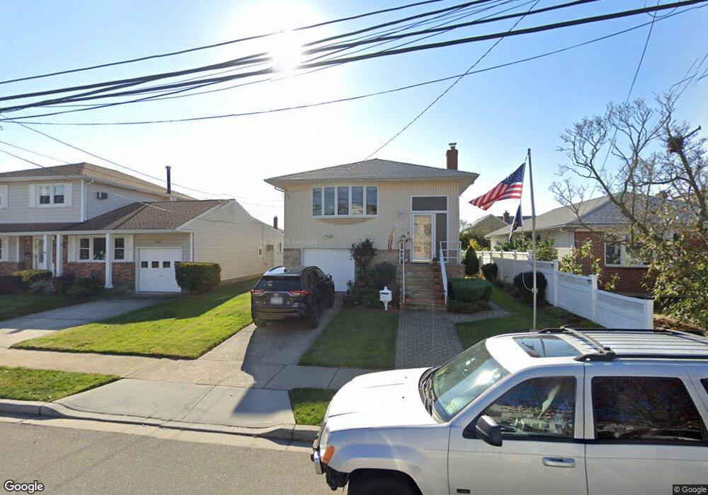 152 Hamilton Ave, Island Park, NY 11558 - photo 1